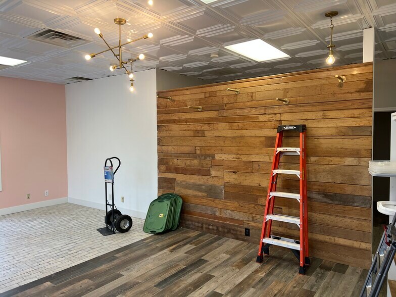 More Photos Of 2492 N Mount Juliet Rd, Mount Juliet Storefront Retail Office For Lease