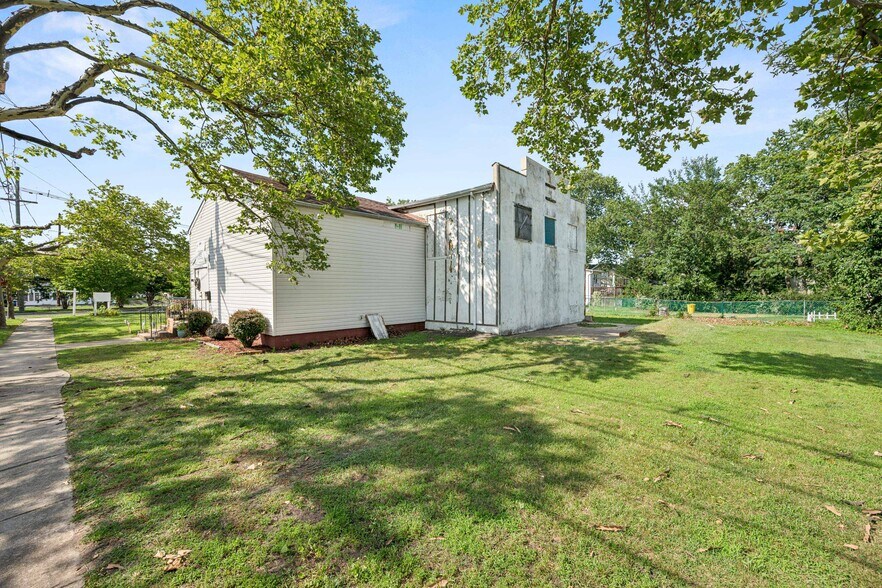 More Photos Of 510 W Broad St, Palmyra Religious Facility For Sale