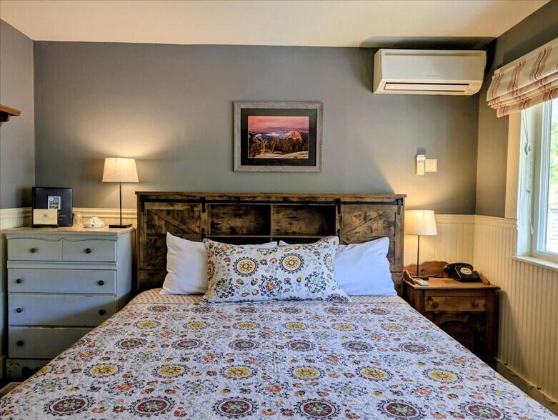 More Photos Of 18736 Main St, Groveland Hotel For Sale