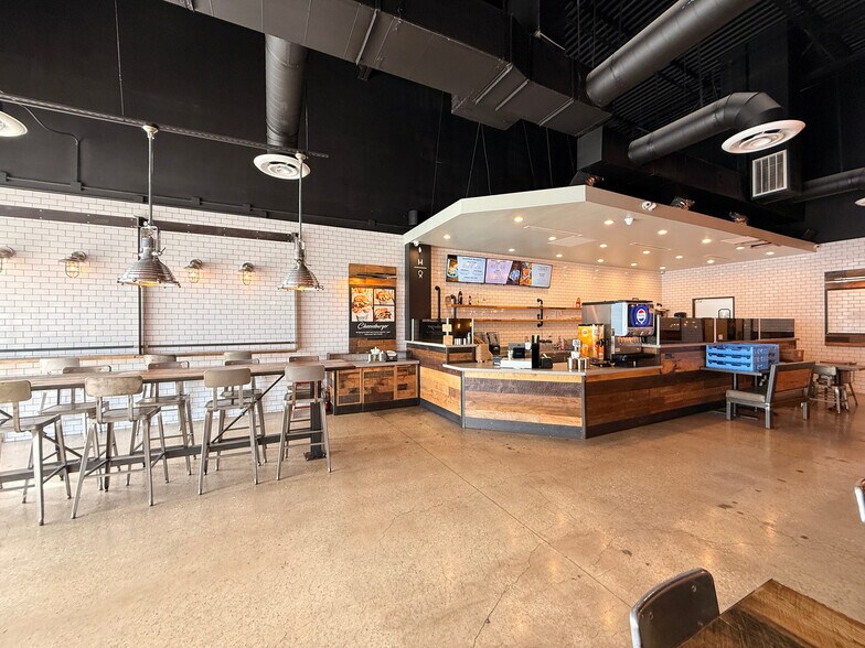 More Photos Of 17505-17571 SH 249, Houston Storefront For Lease