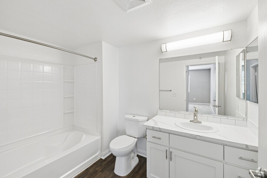 More Photos Of 5395 Napa St, San Diego Apartments For Lease