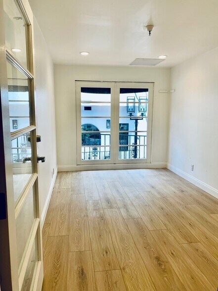 More Photos Of 1401 N El Camino Real, San Clemente Loft Creative Space For Lease