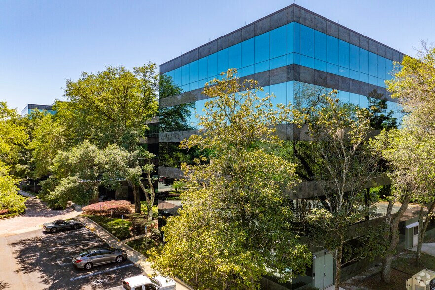 More Photos Of 12470 Telecom Dr, Tampa Office For Sale
