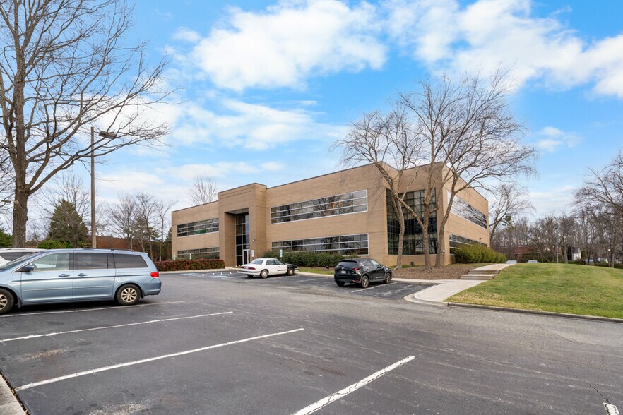 More Photos Of 4160 Piedmont Pky, Greensboro Office For Lease