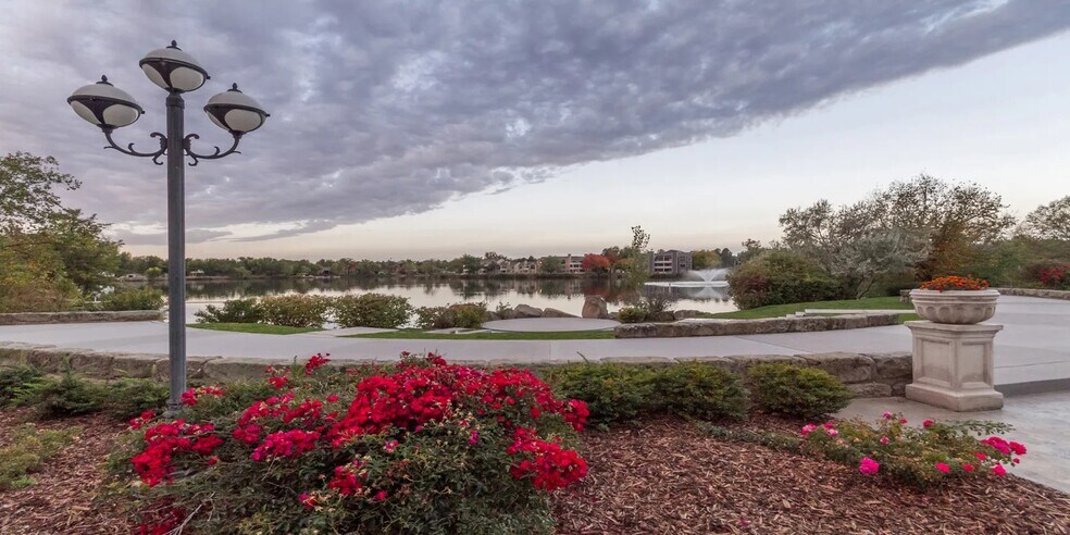 More Photos Of 3050-3250 N Lakeharbor Ln, Boise Loft Creative Space For Lease