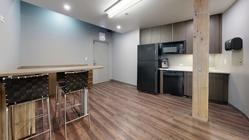 More Photos Of 10-18 W Hubbard St, Chicago Loft Creative Space For Lease