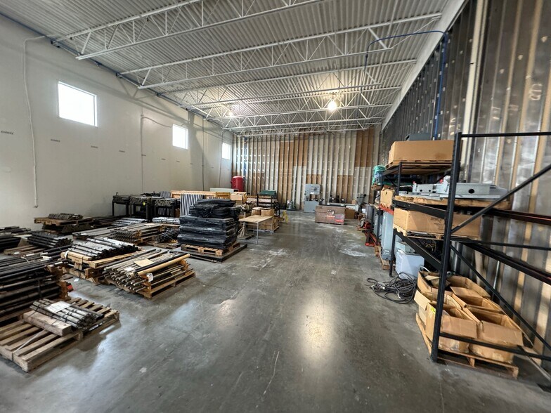 More Photos Of 2600 Kimco Ct, Lincoln Warehouse For Lease