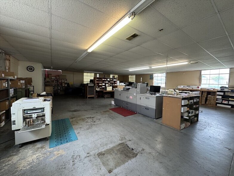 More Photos Of 51 S Rubey St, Macon General Retail For Sale