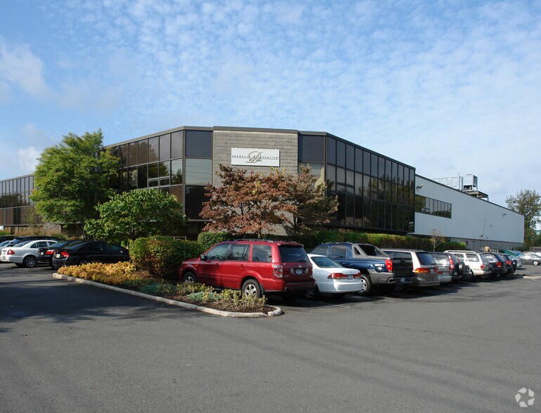 More Photos Of 100-110 Midland Ave, Port Chester Warehouse For Lease