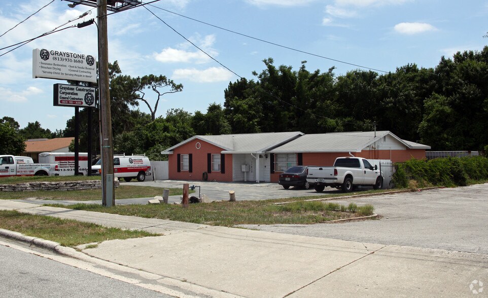 More Photos Of 11412 N Central Ave, Tampa Office For Lease