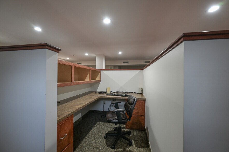 More Photos Of 312 N Cleveland Massillon Rd, Akron Medical For Lease