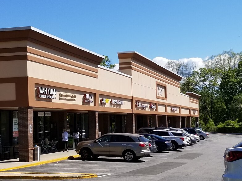 More Photos Of 262 Boston Post Rd, Port Chester Freestanding For Lease
