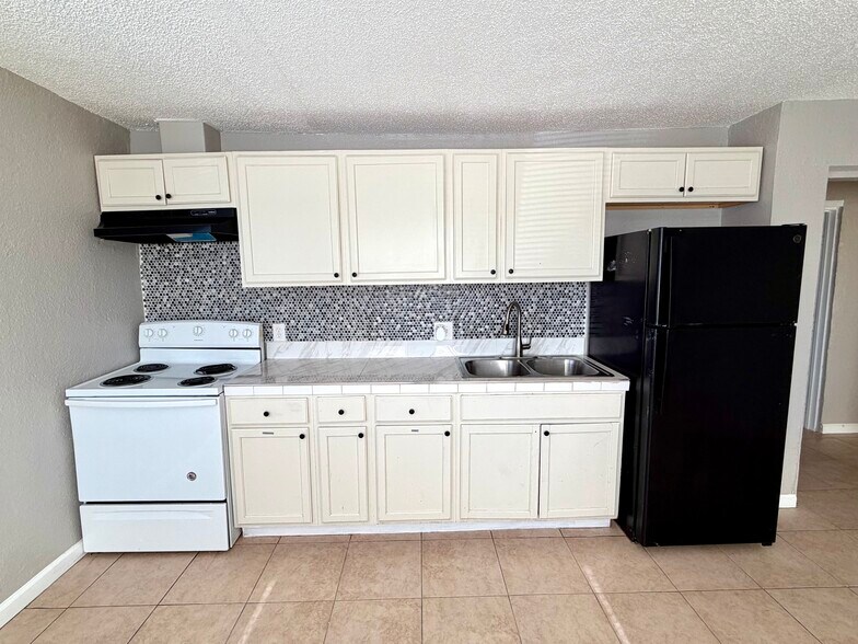 More Photos Of 2536 Carroll St, North Las Vegas Apartments For Sale