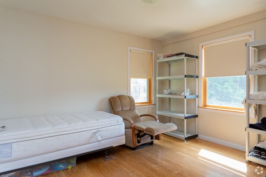 More Photos Of 144 Ashocon Way, Hartwick Specialty For Sale