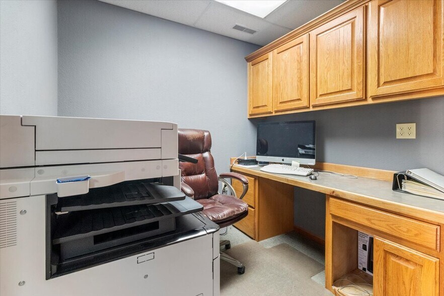 More Photos Of 302 E Washington Ave, Ava General Retail For Sale