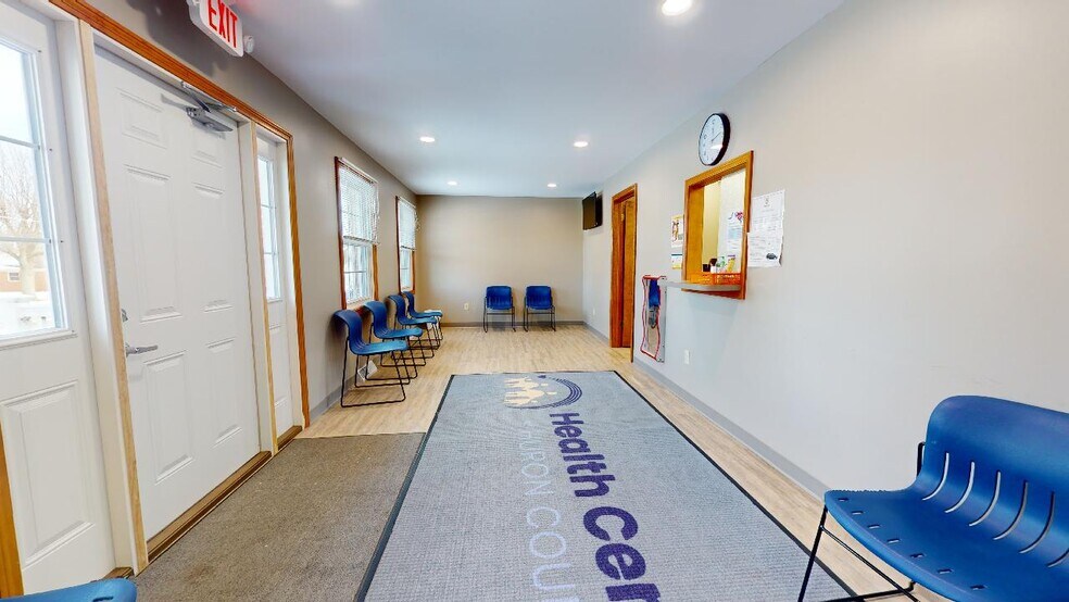 More Photos Of 392 Howard St, Willard Office For Sale