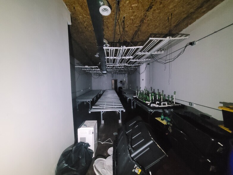 More Photos Of 14907 Livernois Ave, Detroit Flex For Sale
