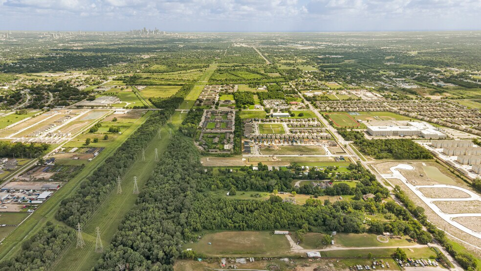 More Photos Of 12010 Martindale Road, Houston Land For Lease