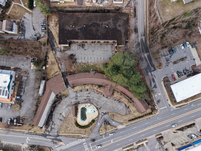 More Photos Of 155 Tunnel Rd, Asheville Hotel For Sale