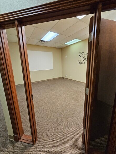 More Photos Of 3311 N Interstate 35 Hwy, Denton Medical For Lease