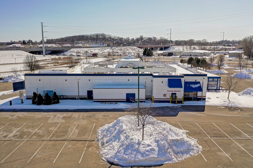 More Photos Of 2259 Deming Way, Middleton Restaurant For Sale