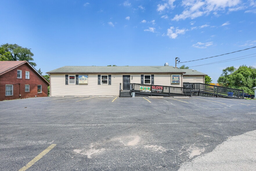 More Photos Of 519 N Main St, Caseyville General Retail For Sale