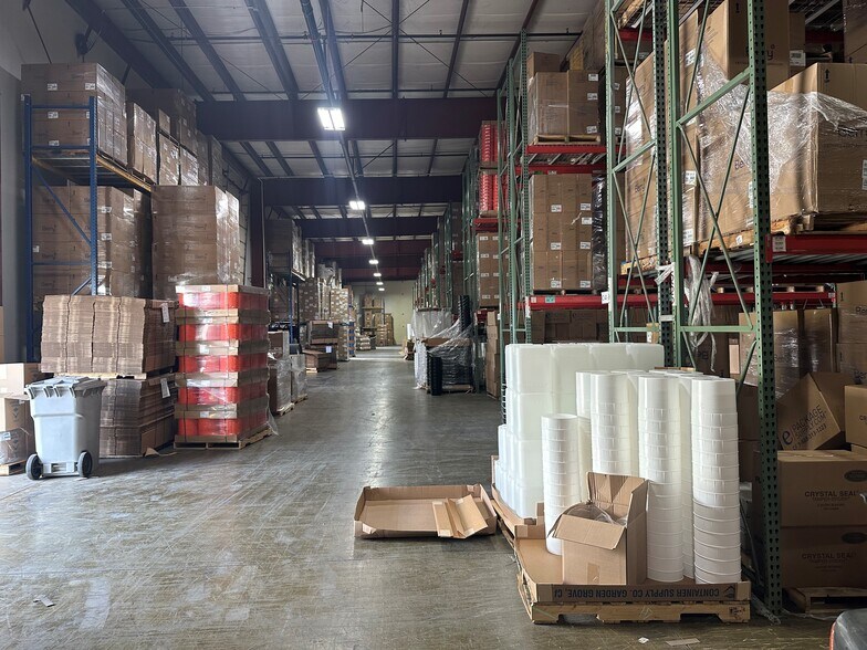 More Photos Of 2401 William Brooks Dr, Evansville Warehouse For Lease