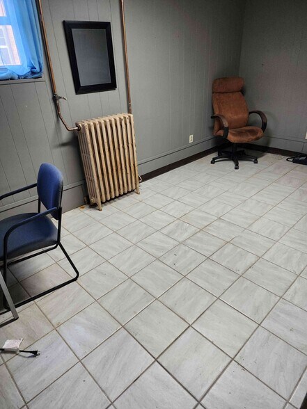 More Photos Of 255 W Main St, Saint Clairsville Office For Sale