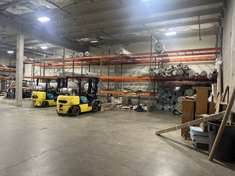 More Photos Of 2075 S Valentia St, Denver Warehouse For Lease
