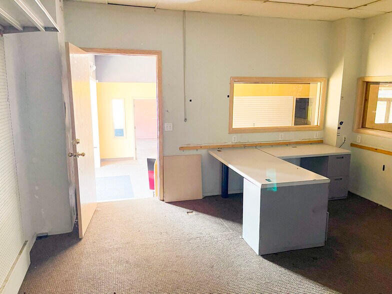 More Photos Of 104 E Graham Ave, Pryor General Retail For Sale