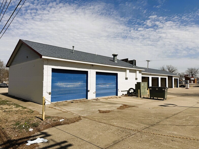 More Photos Of 300 N Grand Ave W, Springfield General Retail For Sale