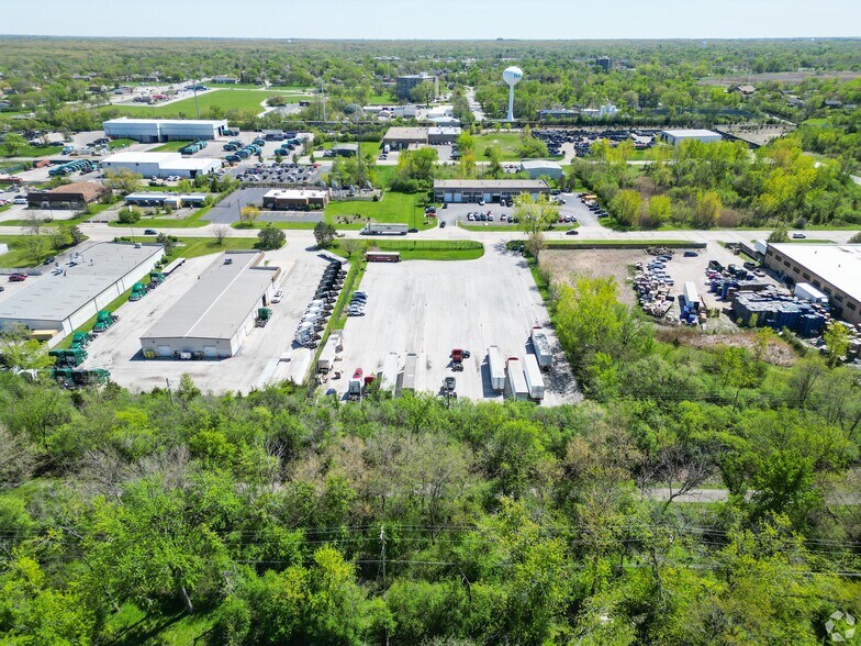 More Photos Of 68 North St, Park Forest Parking Lot For Sale