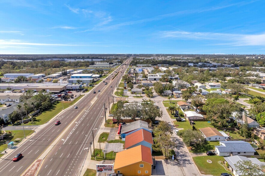 More Photos Of 7949 Ulmerton Rd, Largo Storefront For Sale