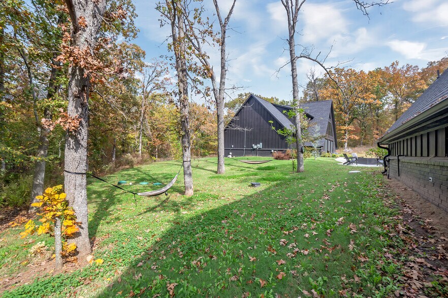 More Photos Of 446724 E 390 Rd, Langley Hotel For Sale