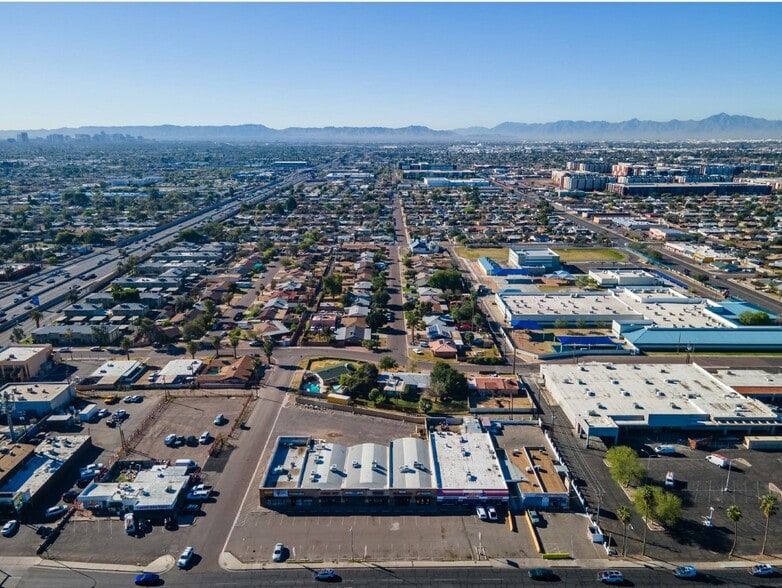 More Photos Of 2601 W Bethany Home Rd, Phoenix General Retail For Lease