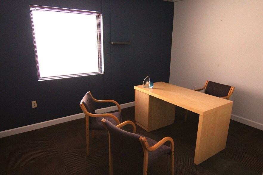 More Photos Of 4270 Main St, Bridgeport Office For Lease