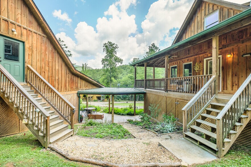 More Photos Of 57 Hemlock Ridge Ln, Catawba Lodge Meeting Hall For Sale
