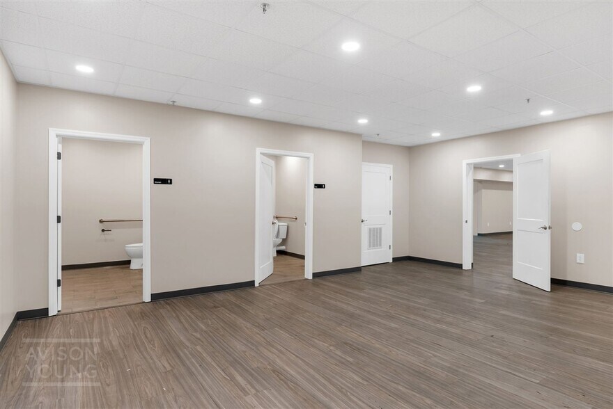 More Photos Of 300 S Main St, Mauldin Warehouse For Sale