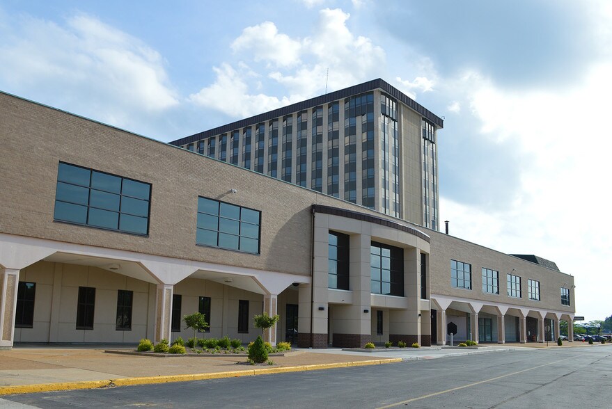 More Photos Of 600 Northwest Plz, Saint Ann Unknown For Lease