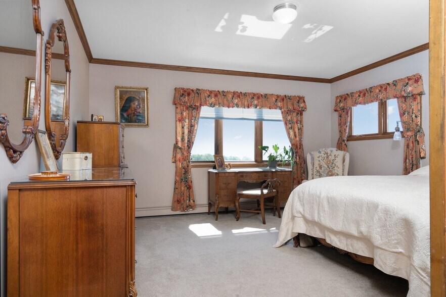 More Photos Of 10343 E Hilltop Rd, Suttons Bay Winery Vineyard For Sale