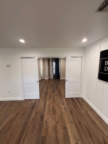 More Photos Of 2419 Manatee Ave, Bradenton Freestanding For Sale