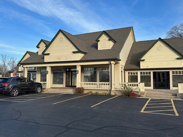 Primary Photo Of , Crystal Lake Storefront Retail Office For Lease