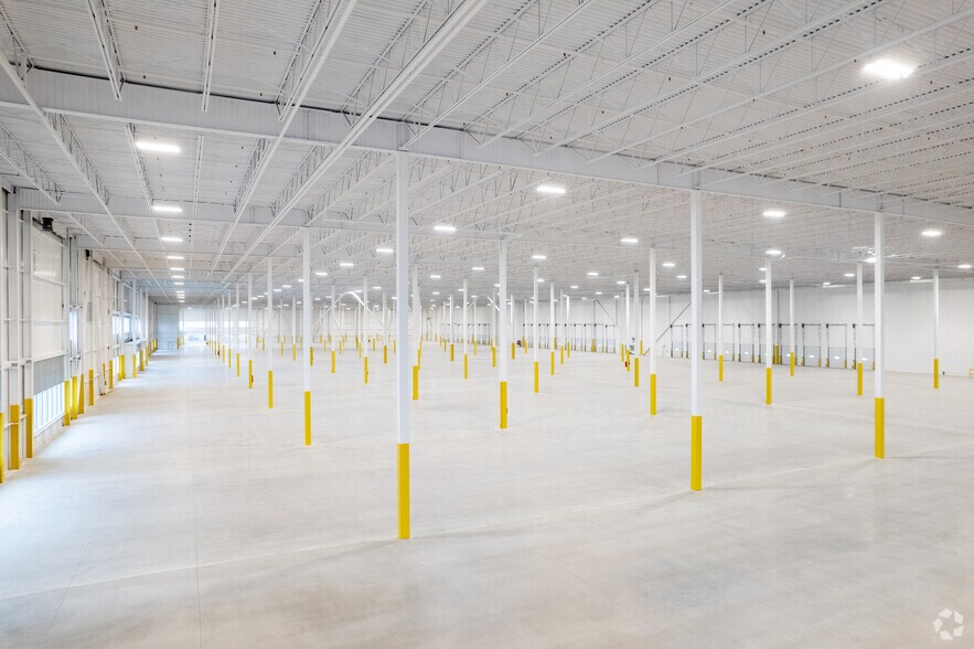 More Photos Of 20 Ironside, Brampton Unknown For Lease