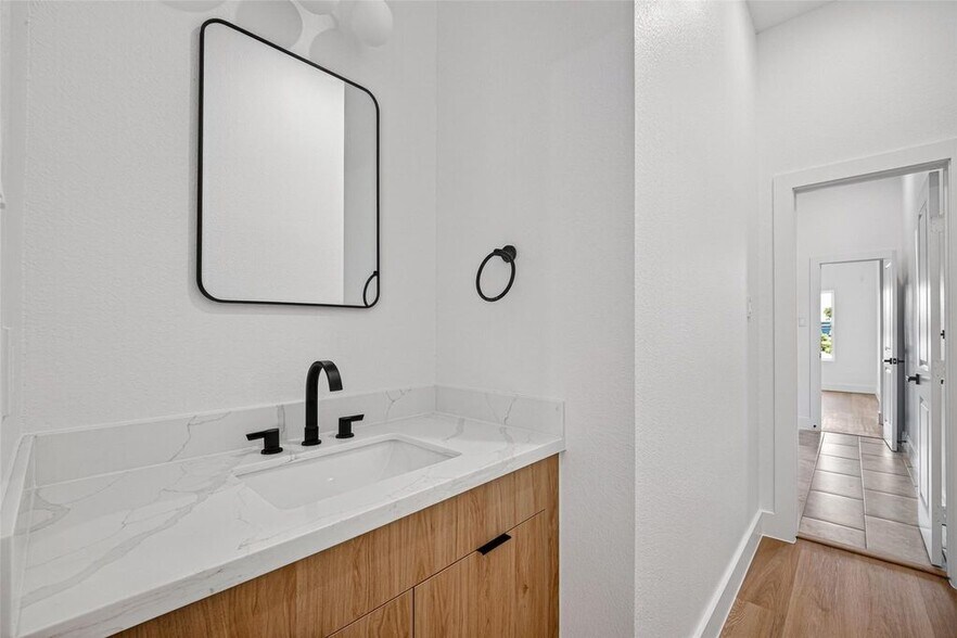 More Photos Of 7840 Nashville Unit A/B Street, Houston Apartments For Sale