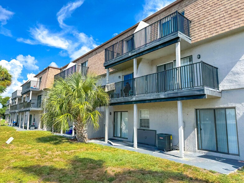 More Photos Of 3901 36th Ct, West Palm Beach Apartments For Sale