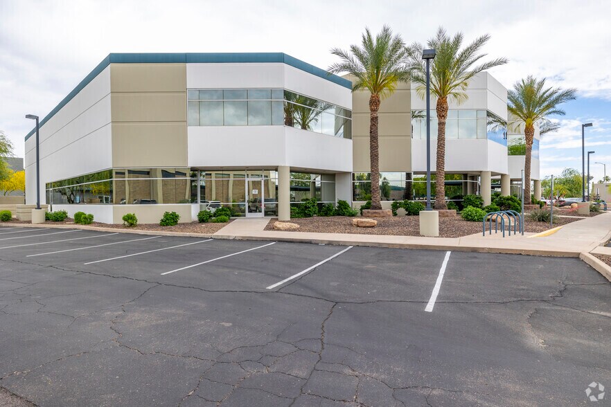 More Photos Of 7812 E Acoma Dr, Scottsdale Warehouse For Lease