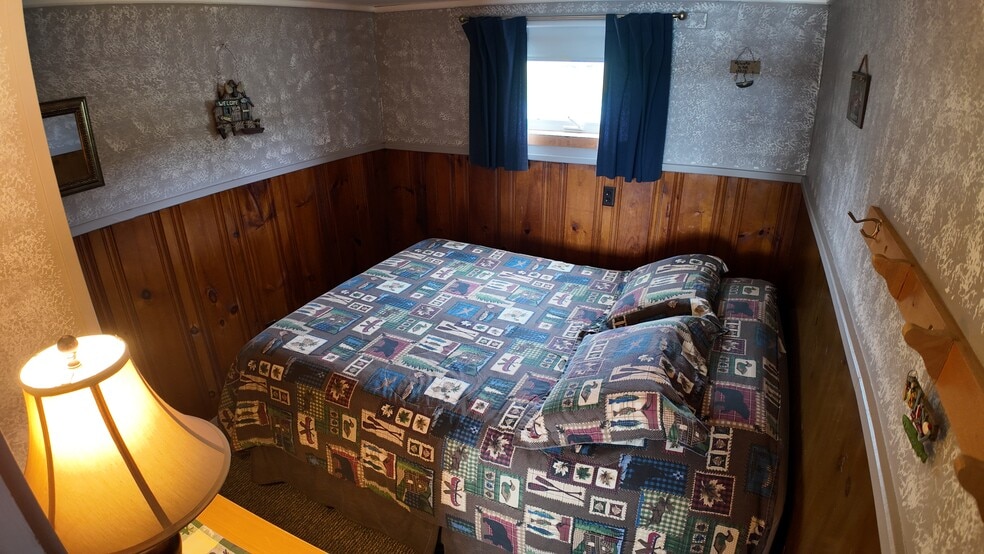 More Photos Of 109 Sinclair Rd, Sinclair Sports And Entertainment For Sale