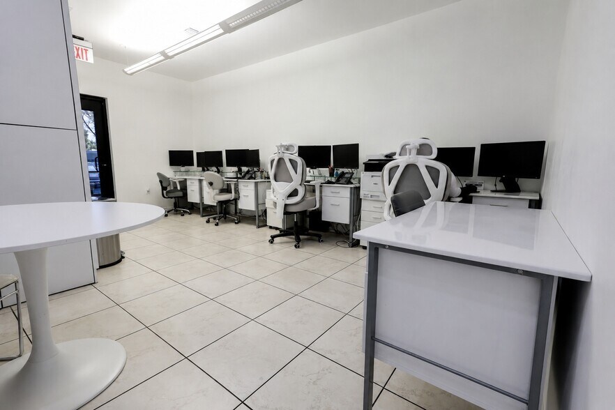 More Photos Of 8525 SW 92nd St, Miami Office For Sale
