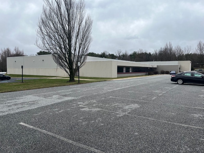 Primary Photo Of 2101 Pennsylvania Ave, York Manufacturing For Sale