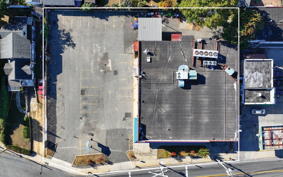 More Photos Of 700 Woodfield Rd, West Hempstead Freestanding For Sale